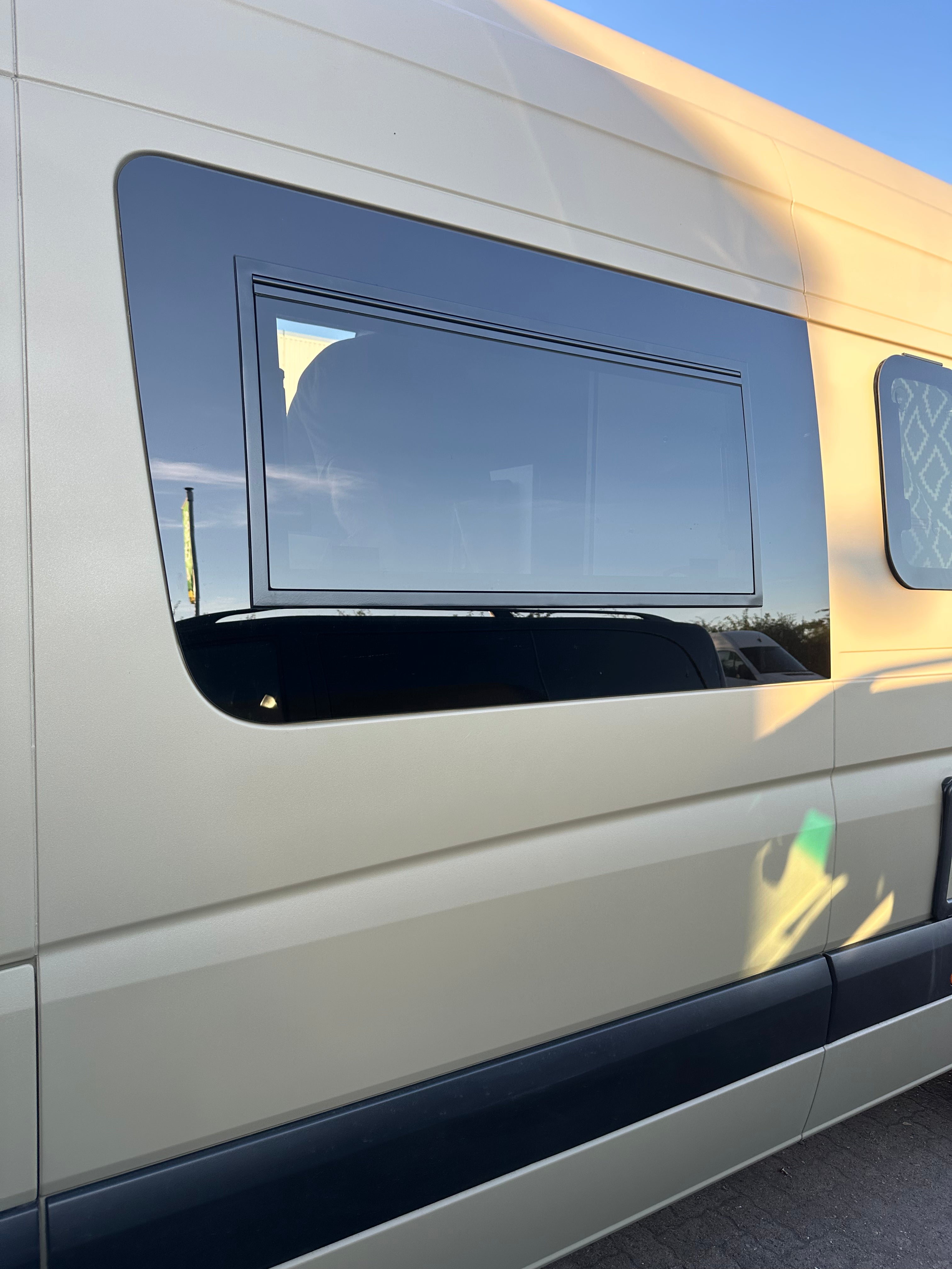 Mercedes Benz Sprinter Wohnmobil Fenster W906 Links