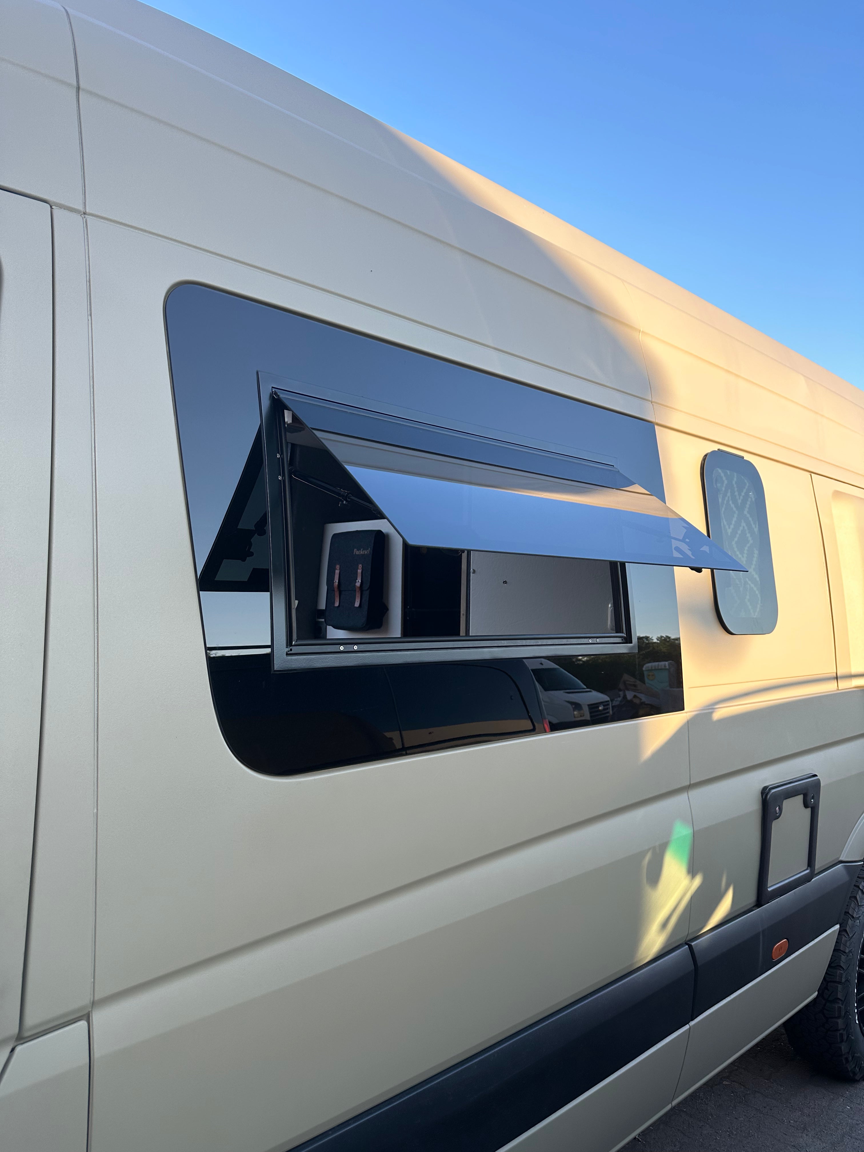 Mercedes Benz Sprinter Wohnmobil Fenster W906 Links